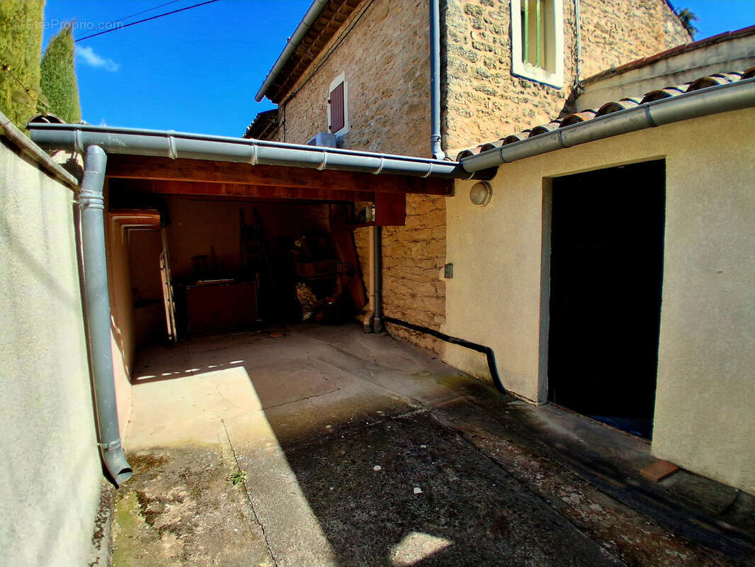 Maison à ROBION