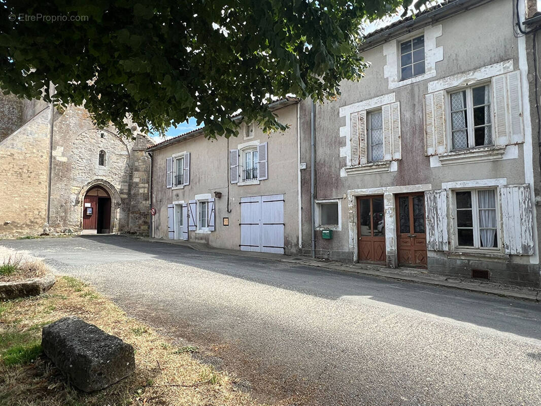 Maison à SAINT-SAUVANT