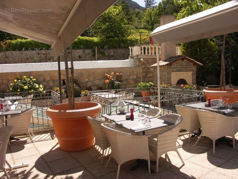 Commerce à MOUSTIERS-SAINTE-MARIE