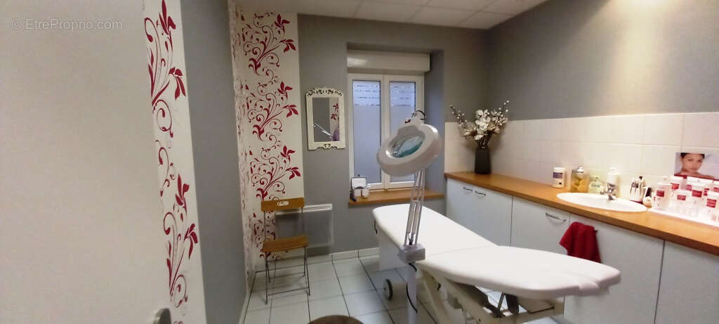 Commerce à FOUGERES