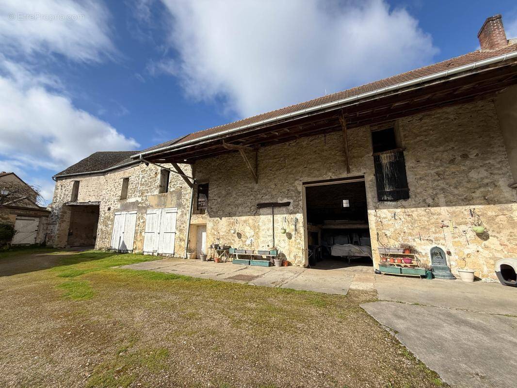 Maison à COURDIMANCHE