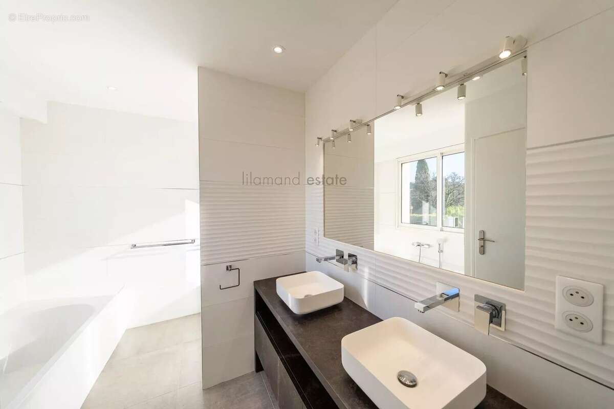 Maison à MOUGINS