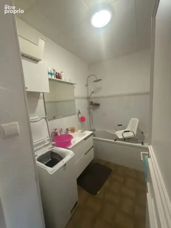 SAINT-CHAMOND  - Appartement 102 m²  - 3 chambres - Garage - Parking - Cave - photo 7