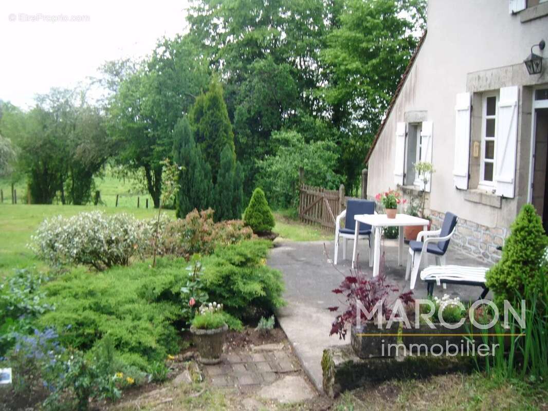 Maison à MAISON-FEYNE