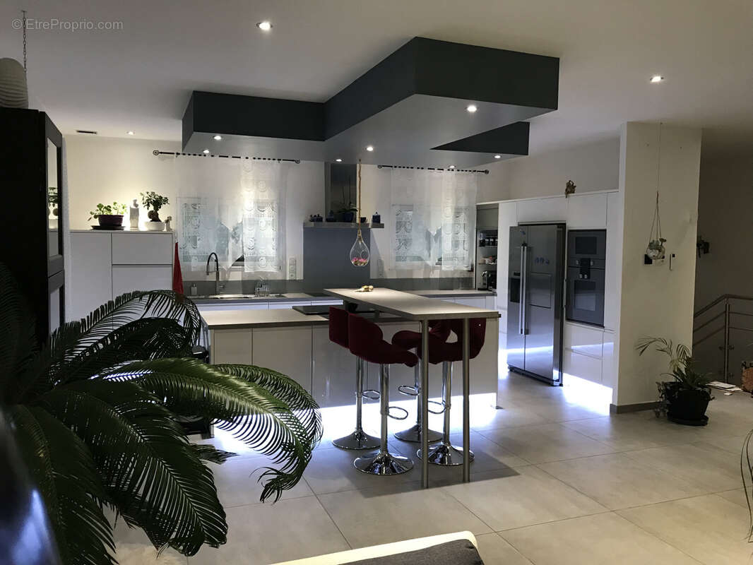 Maison d'architecte 8 pieces - 310m2 - piscine - grand terrain de 2330m2 - garage 62m2 - photo 5