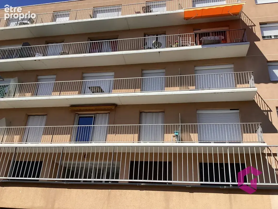 T4 traversant au 1er étage, avec ascenseur, balcons, cave et garage - photo 6
