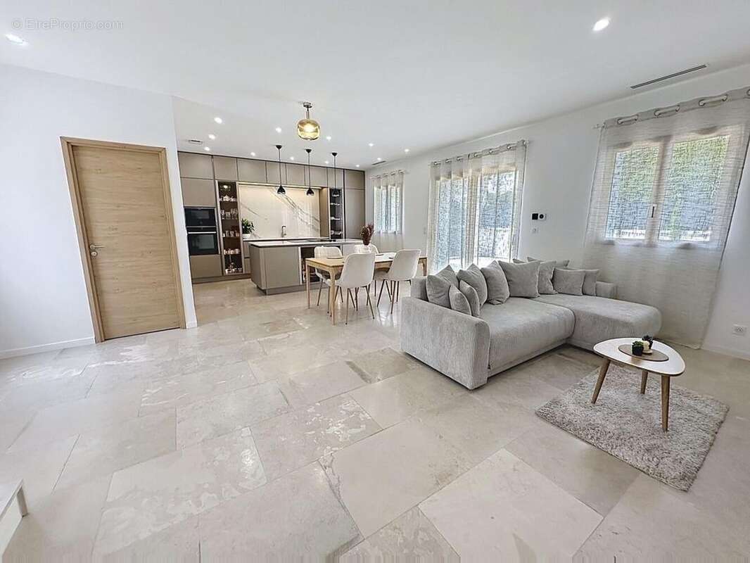 Maison 96 m² à Cahors  - photo 2