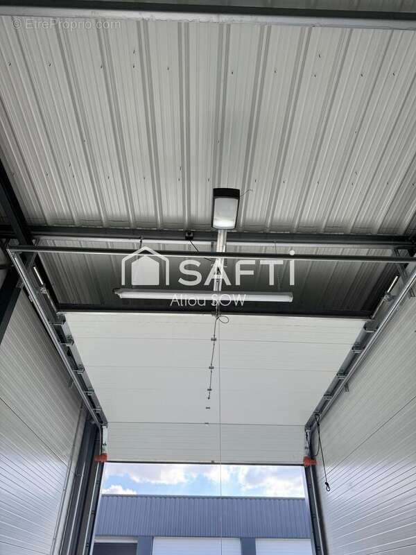 Photo 3 - Parking à AIFFRES