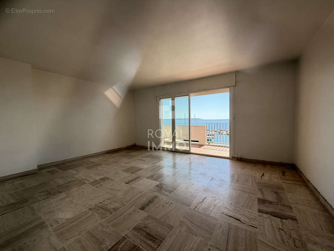 Appartement de type 3 vue mer, 5e étage avec ascenseur place de parking - photo 2