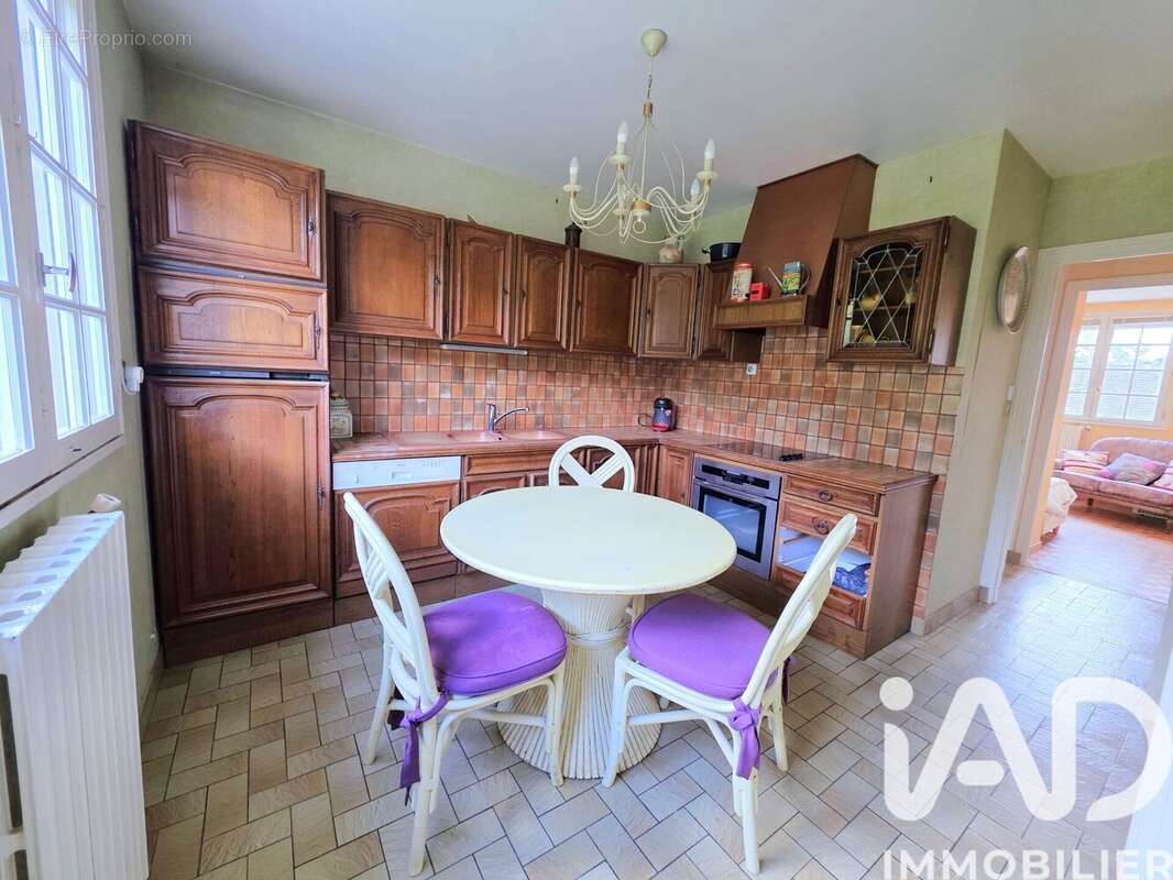 Maison 140 m² à Saint-Arnoult-En-Yvelines  - photo 5