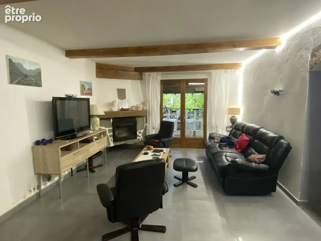 Sur les hauteurs d'Annonay, coquette maison en pierres avec vue et espace piscine. - photo 8