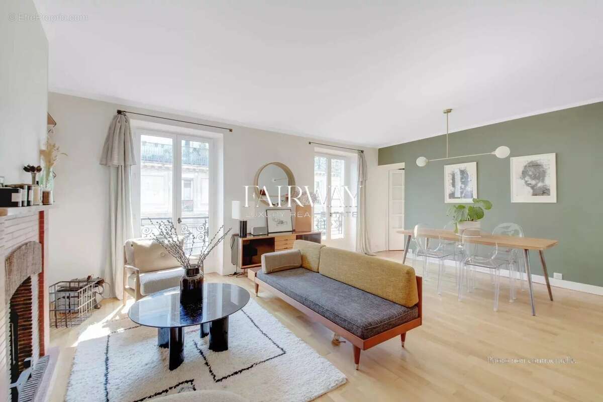 Appartement à PARIS-2E