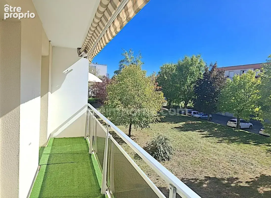 Appartement - 4 pièces - 3 chambres - 79 m² - Balcon - Garage et Cave - photo 11
