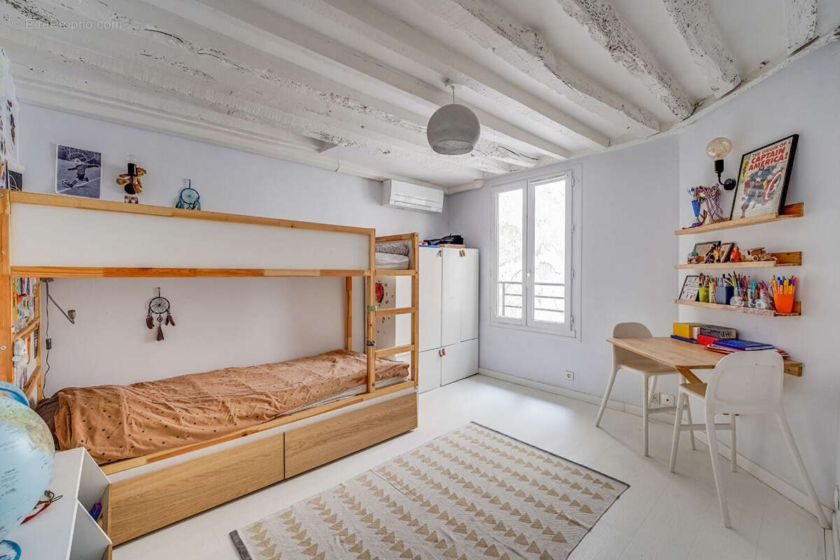 Appartement à PARIS-2E