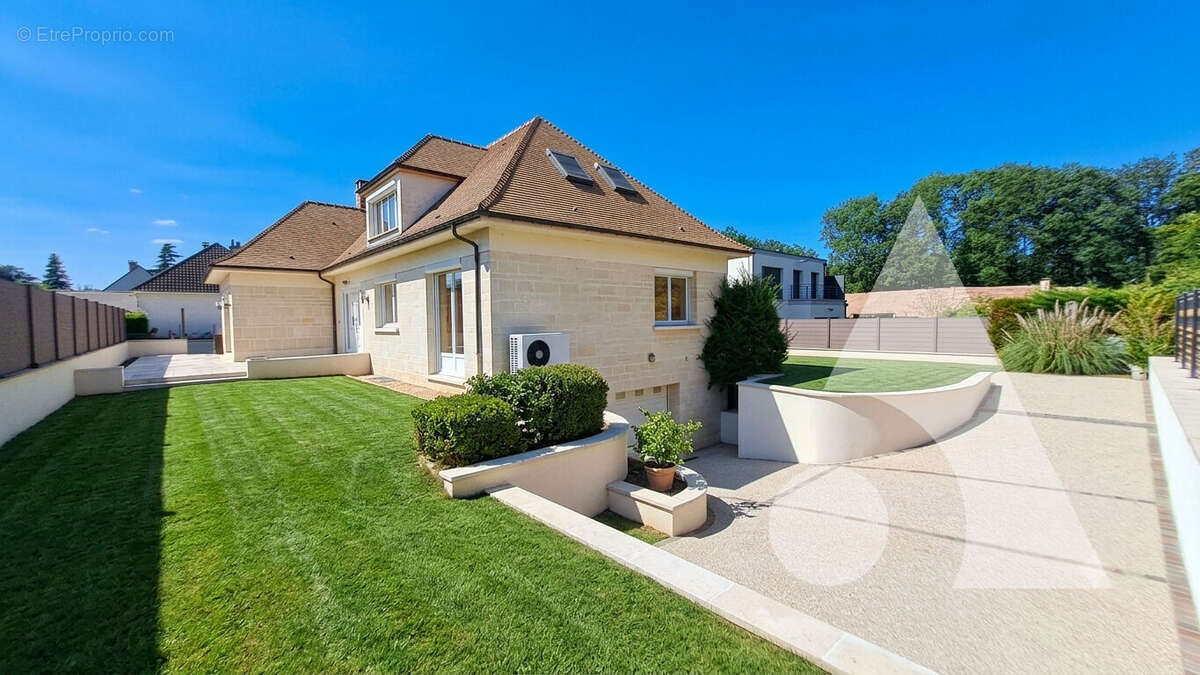Maison à MAGNY-LES-HAMEAUX