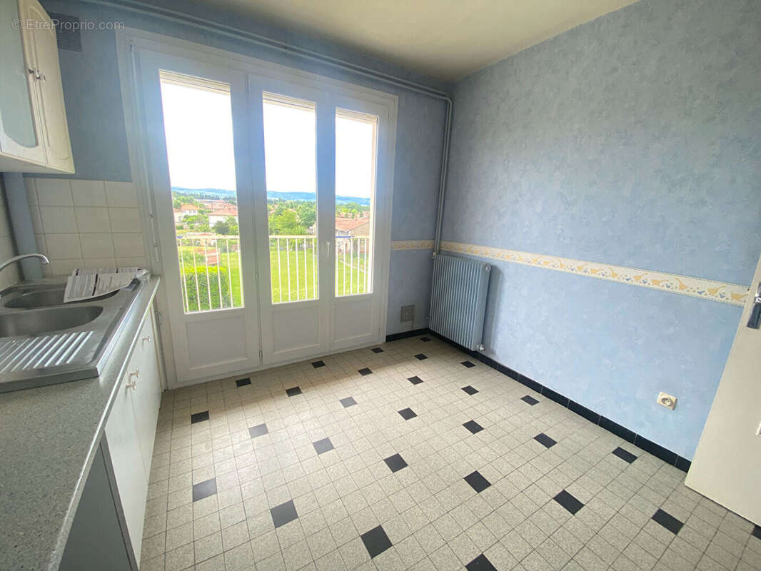 Appartement à LE COTEAU