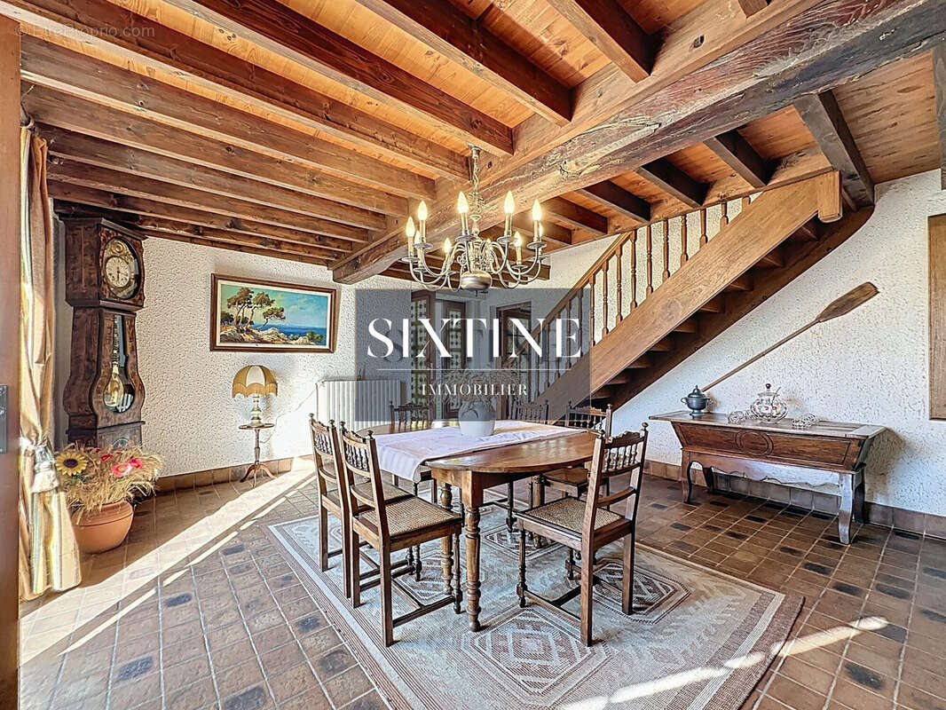 Maison à LA TOUR-DU-PIN