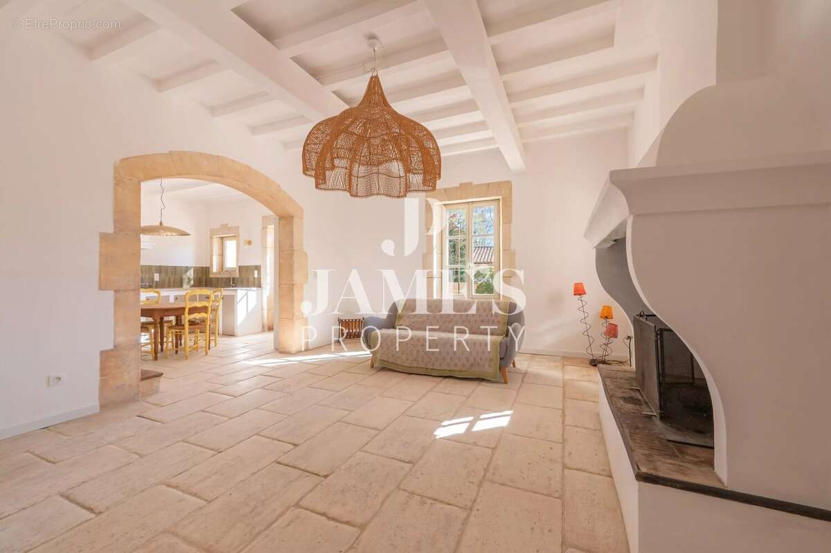 Maison à MAUSSANE-LES-ALPILLES