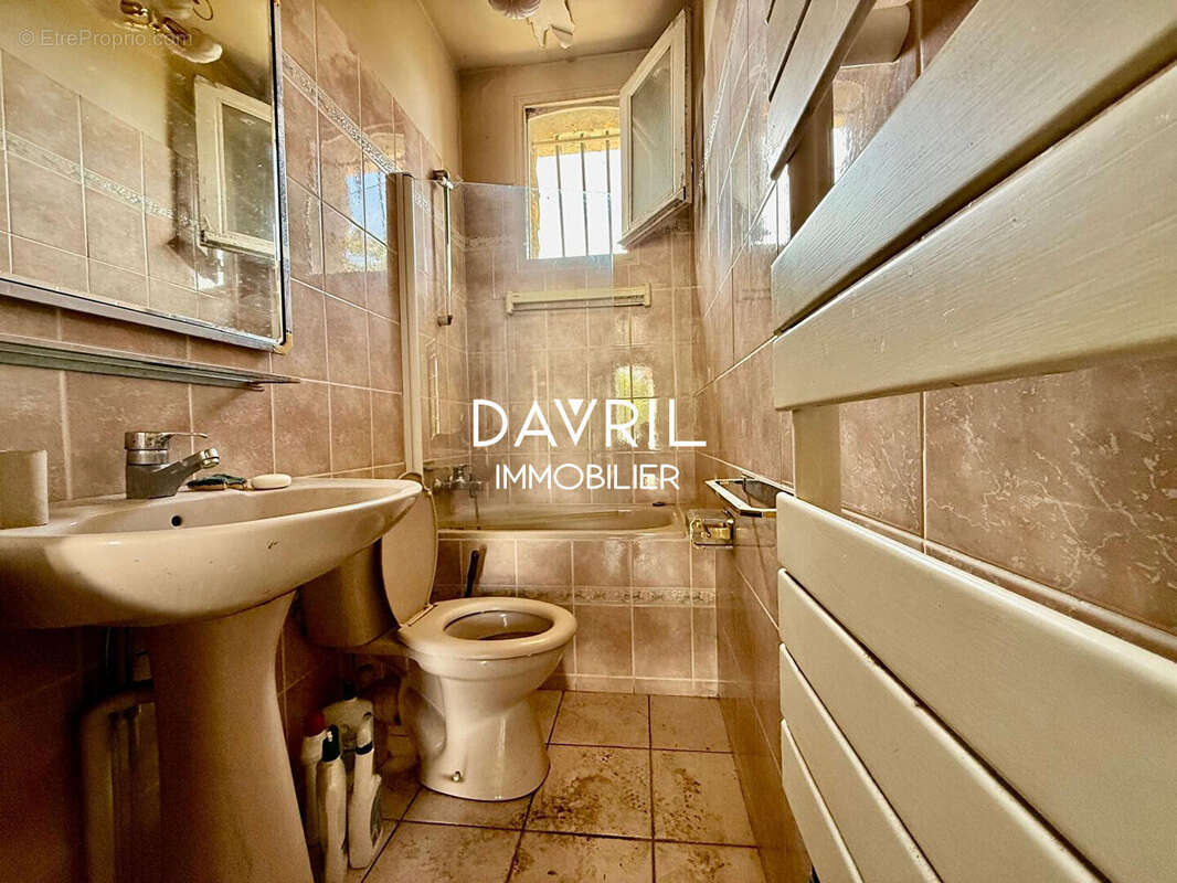 Maison à CHANTELOUP-LES-VIGNES