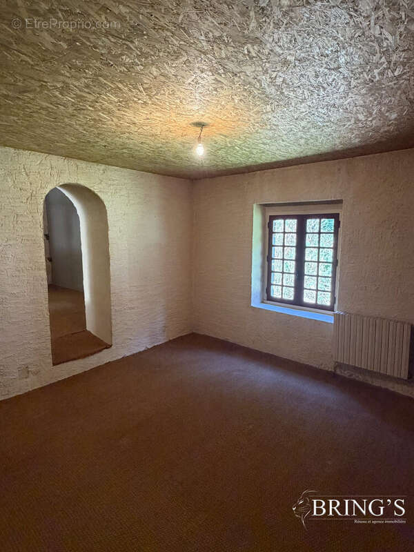 Maison 124 m² à Saint-Romain-Les-Atheux  - photo 8