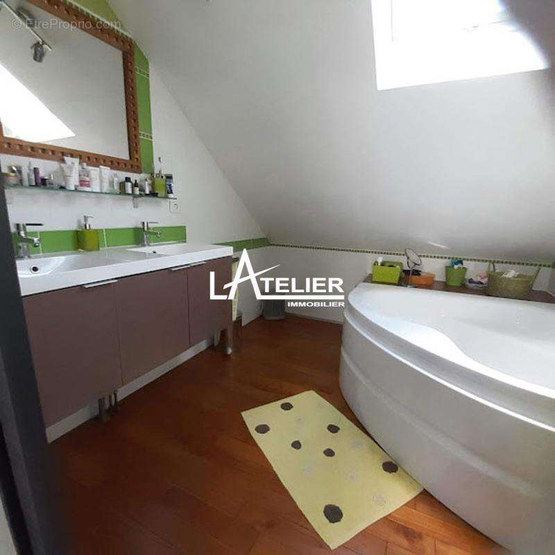 Petit Chantilly - Nantaise rénovée, 5ch, 2 garages, jardin - photo 14