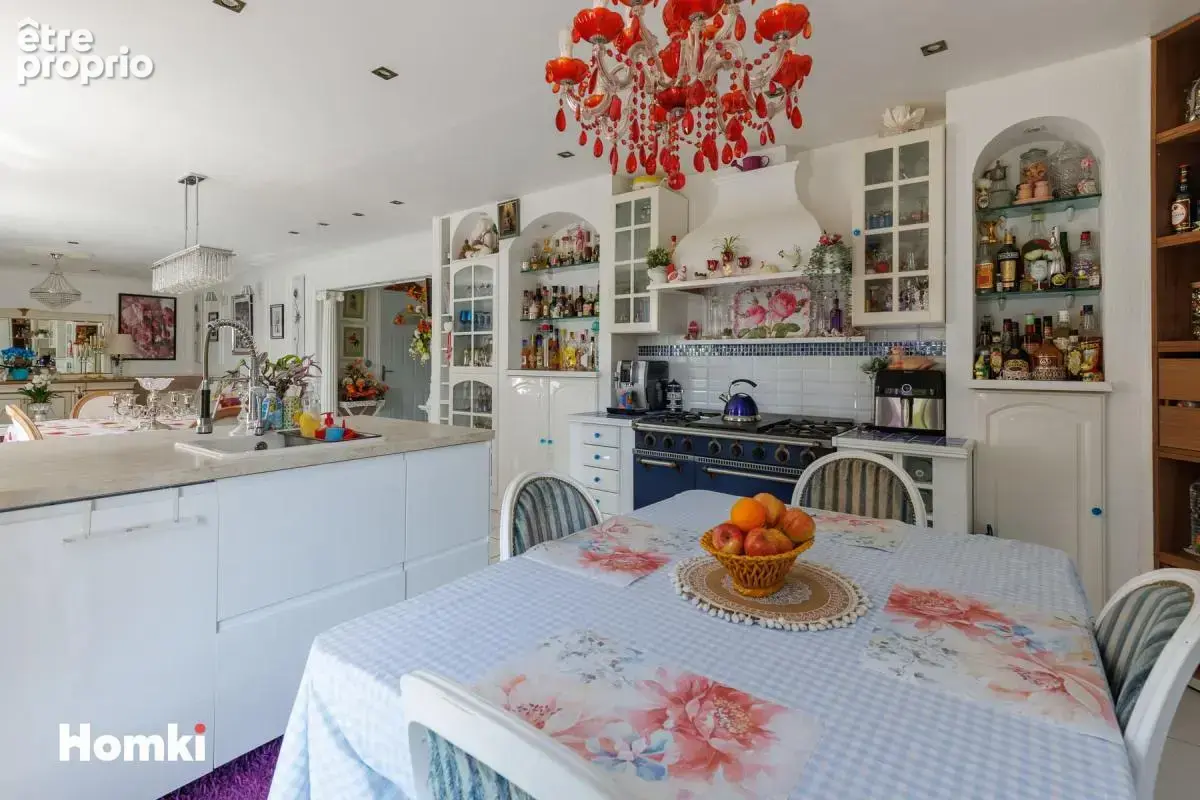 Appartement T5 de 108 m² à Saint-Symphorien-d'Ozon 69360, Avenue Robert Schumann avec jardin privatif et piscine - photo 8
