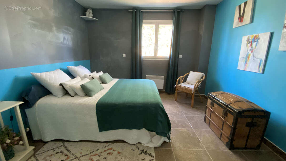 A vendre   Villa T6 de 151 m2 avec piscine et garage   Moux - photo 15