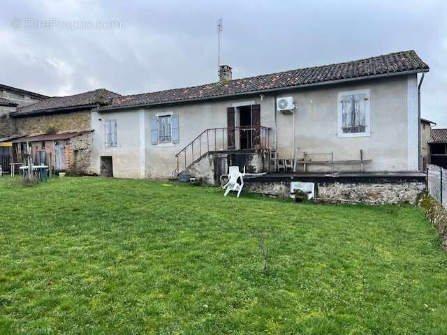 Maison à VAYRES