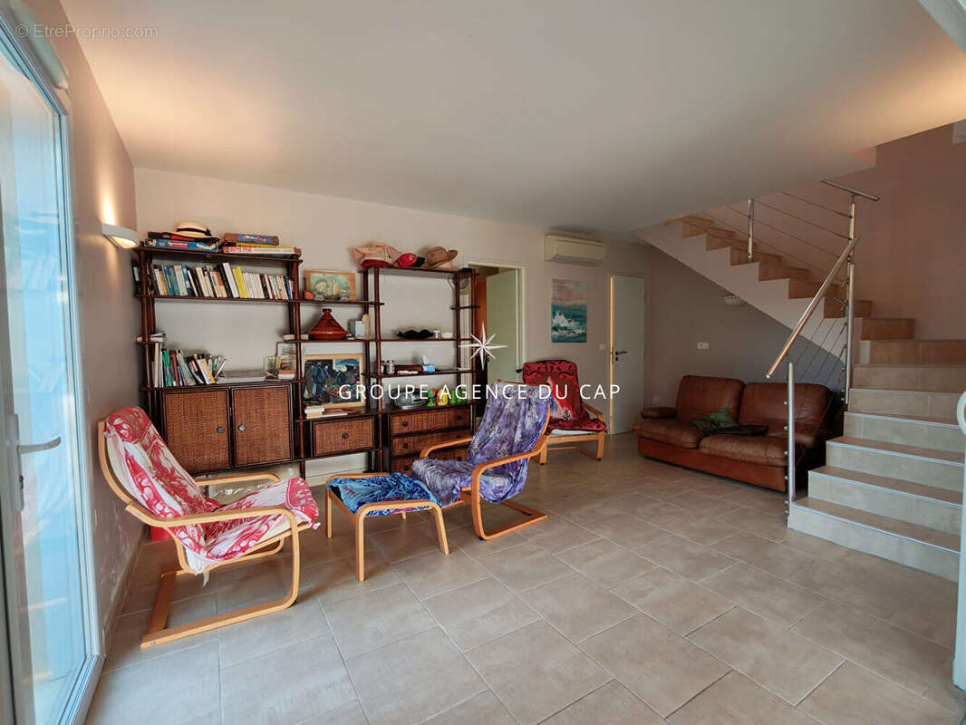 Maison à LES ISSAMBRES