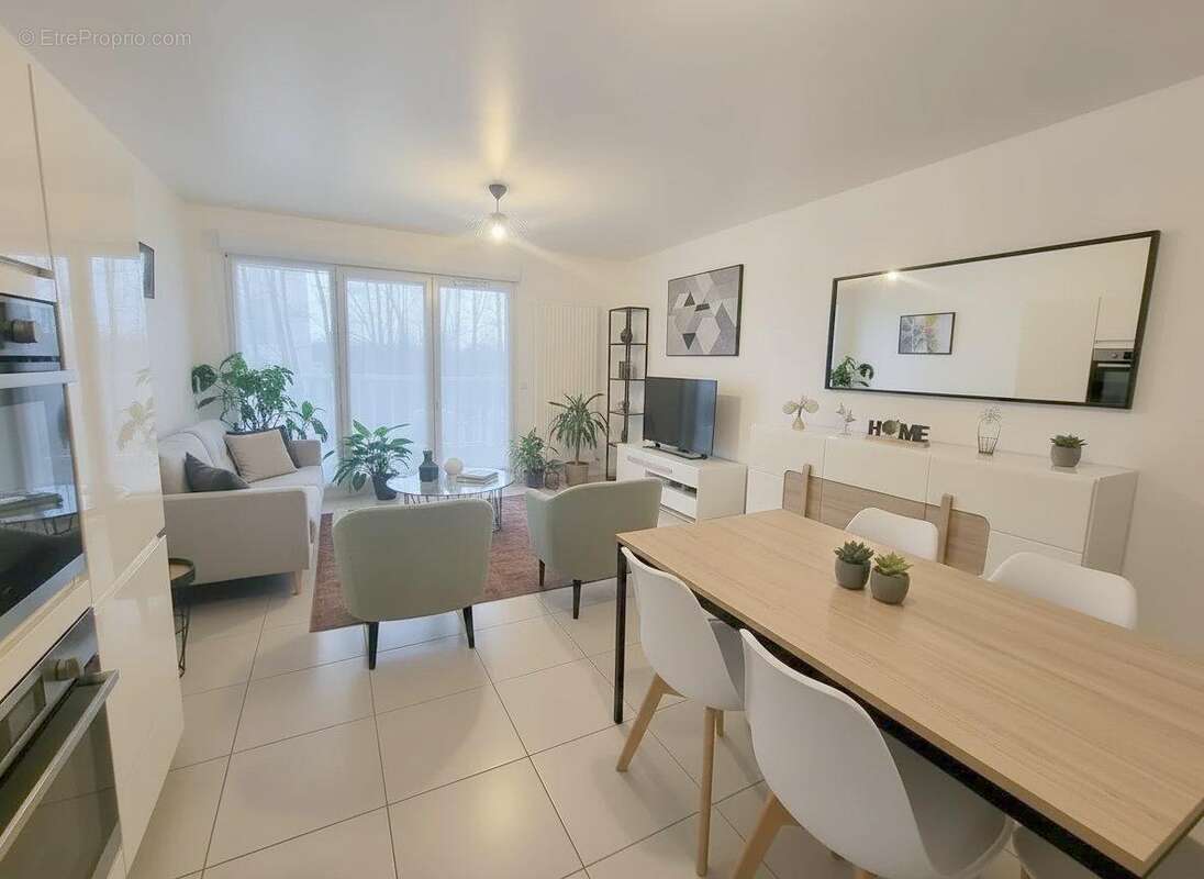 Appartement à PAREMPUYRE