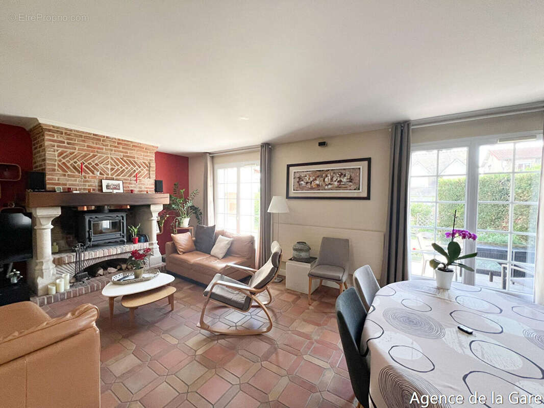 Maison à HOUILLES