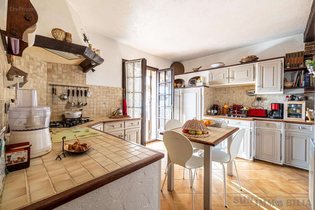 Maison 134 m² à Cagnes-Sur-Mer  - photo 6