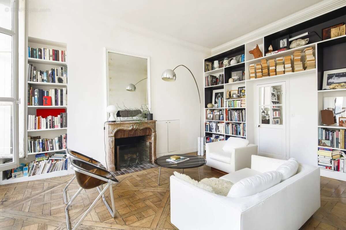 Appartement à PARIS-3E