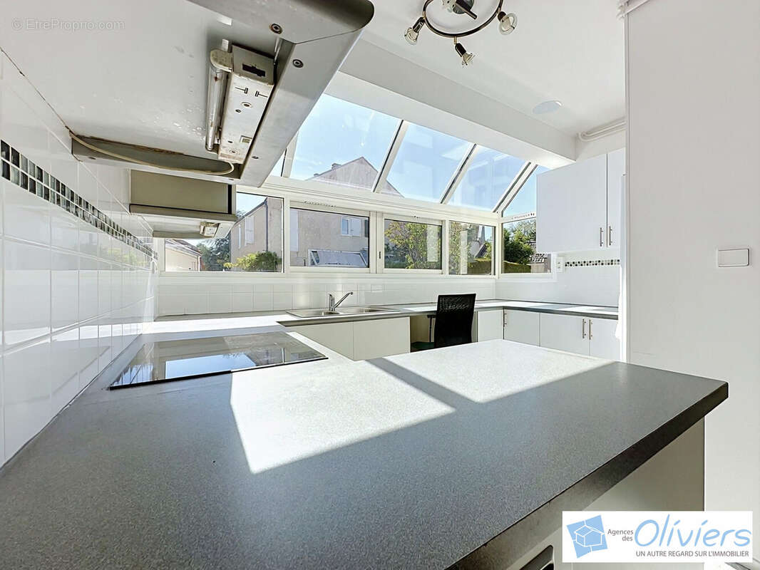Maison 100 m² à Voisins-Le-Bretonneux  - photo 7