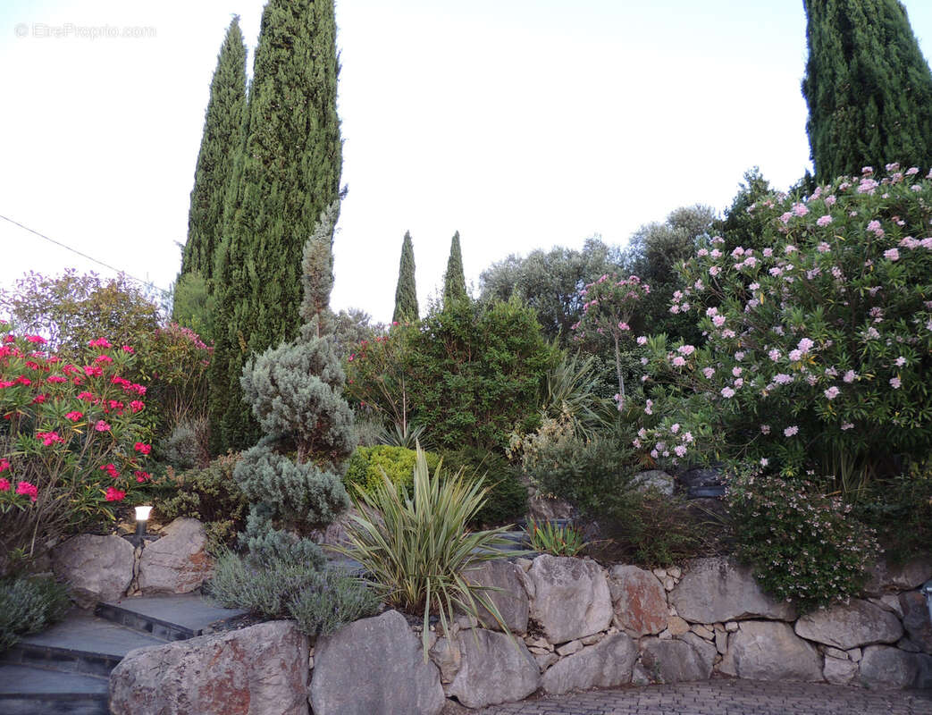 Exclusivite: vente d'une maison architecte 5 p - 4 ch avec terrasse et piscine a brignoles - photo 19