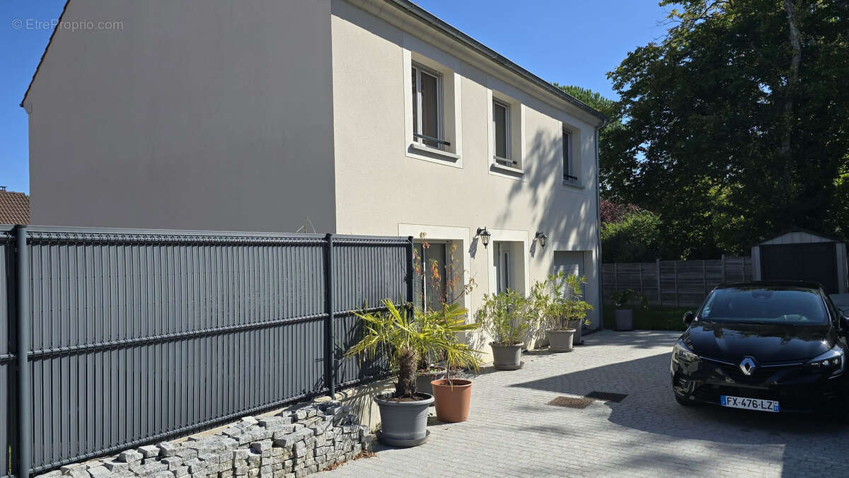 Maison à LIMOURS