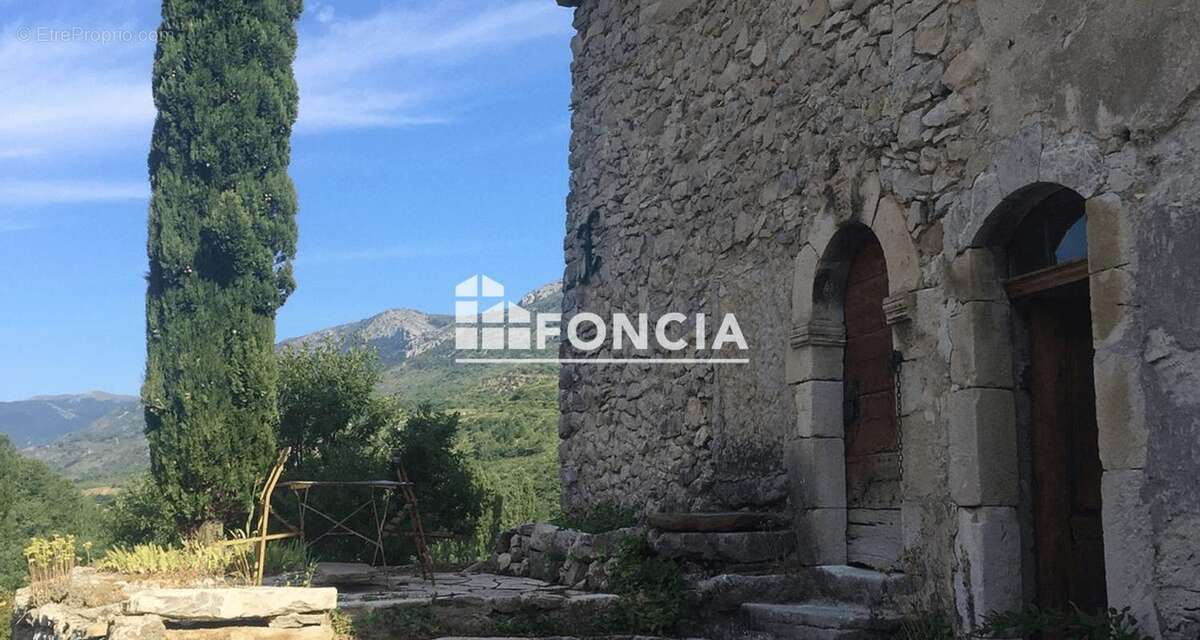 Maison à CHATEAUNEUF-MIRAVAIL