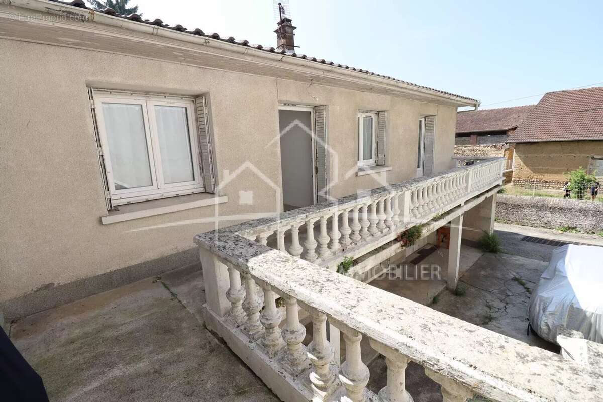 Maison à LENS-LESTANG