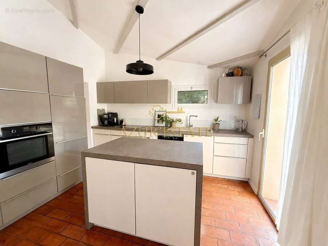 Valbonne : villa 6 pieces avec terrain et piscine dans domaine sécurisé - photo 5