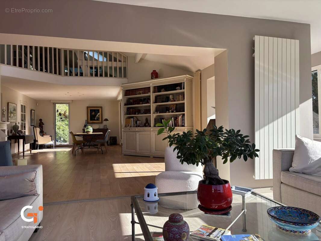 Maison à MONT-SAINT-AIGNAN