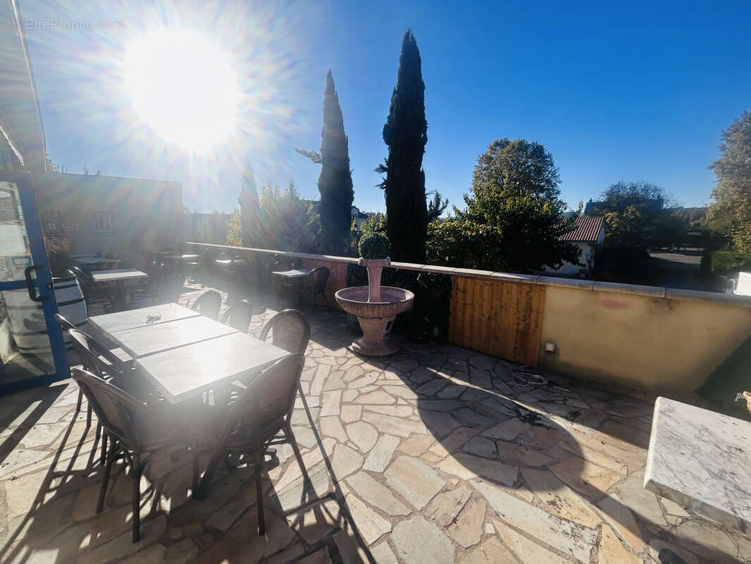 Commerce à RAZAC-SUR-L'ISLE