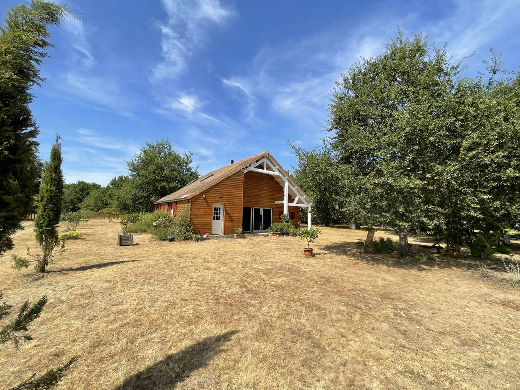 Propriete equestre sur yvre l évêque - photo 2