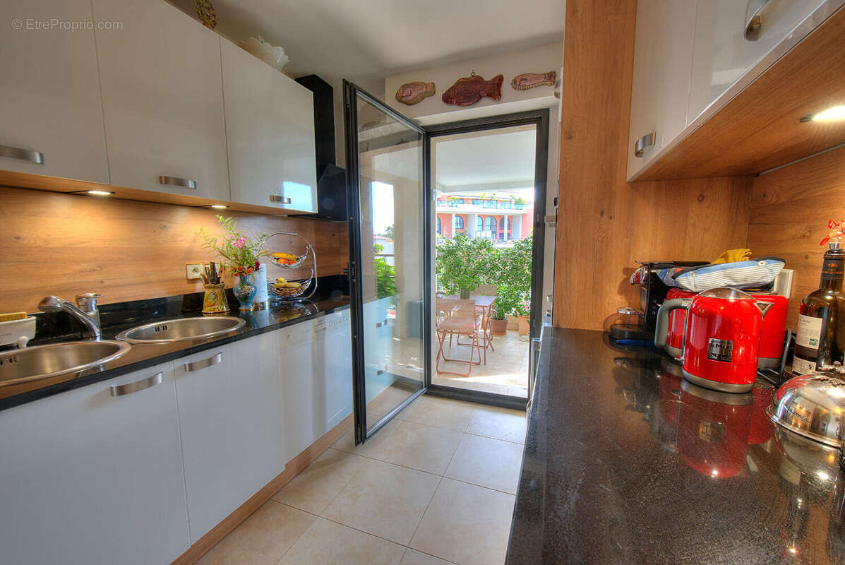 Appartement 3 pieces 84 m2 piscine commerces saint-raphael - photo 9