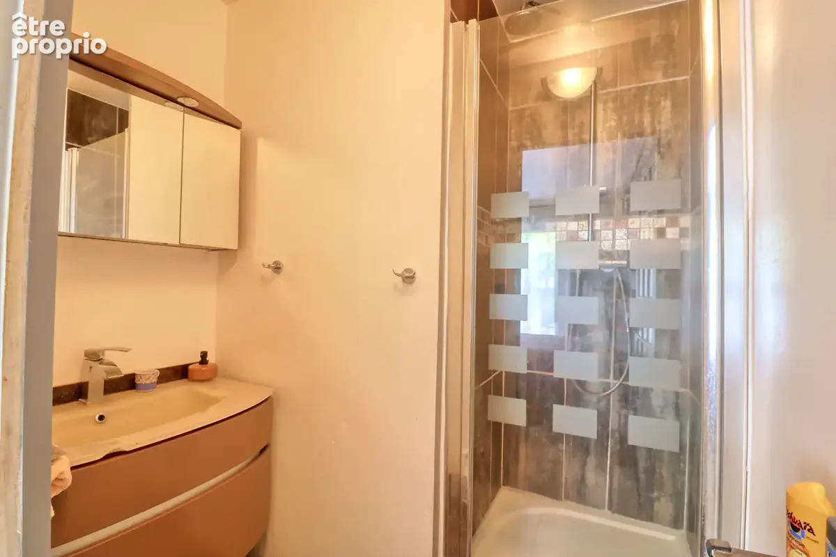 Maison familiale 10 pièces, 5 chambres, jardin et dépendance. - photo 8