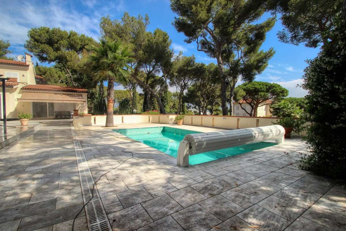 Saint jean cap ferrat "le cap" - propriété 600m²  terrain 5000m² piscine - photo 3