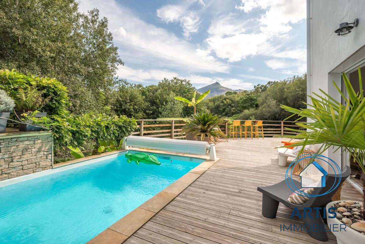 Maison 135 m² à Urrugne  - photo 4