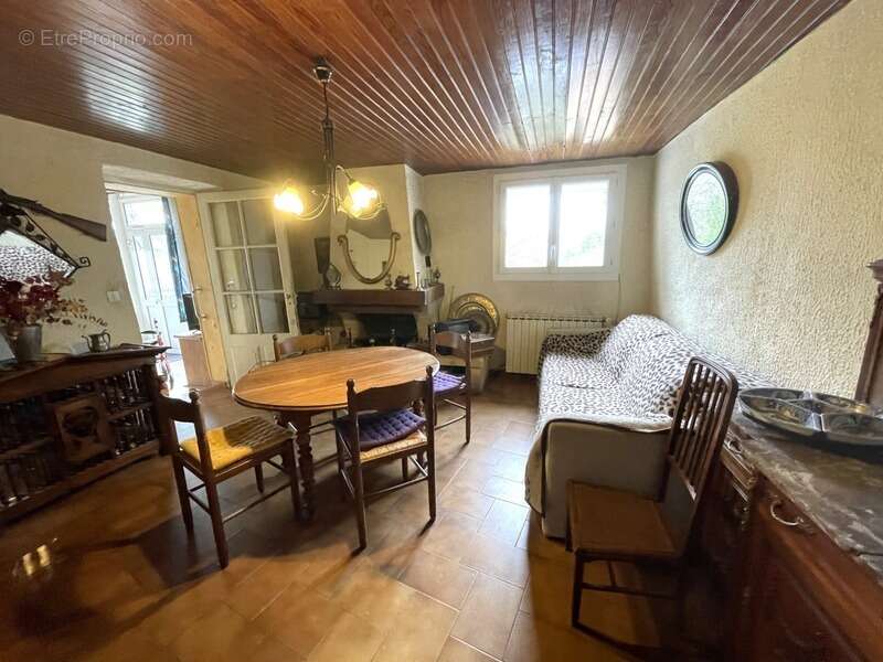 Maison à SAINT-MARTIN-DE-VALGALGUES