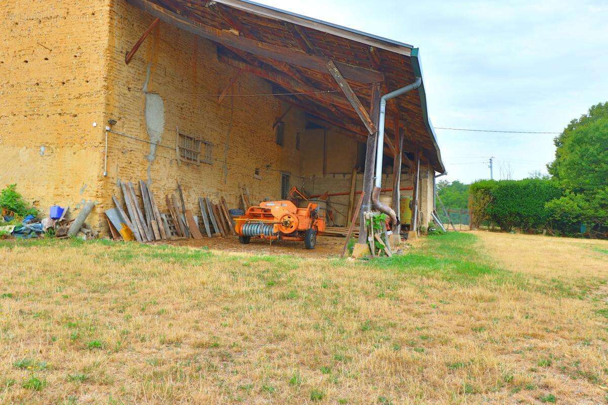 Exclusif nouveay corps de ferme proche de marcilloles (38) - photo 3