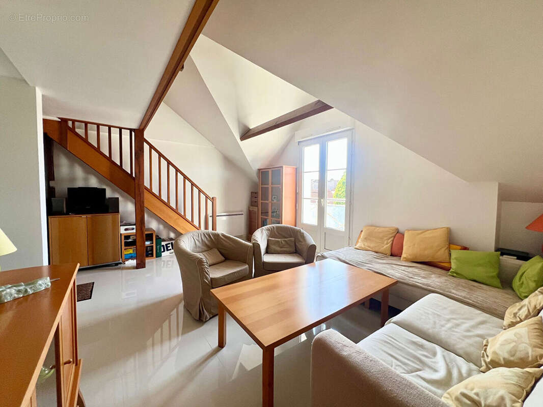 Appartement à BRIE-COMTE-ROBERT