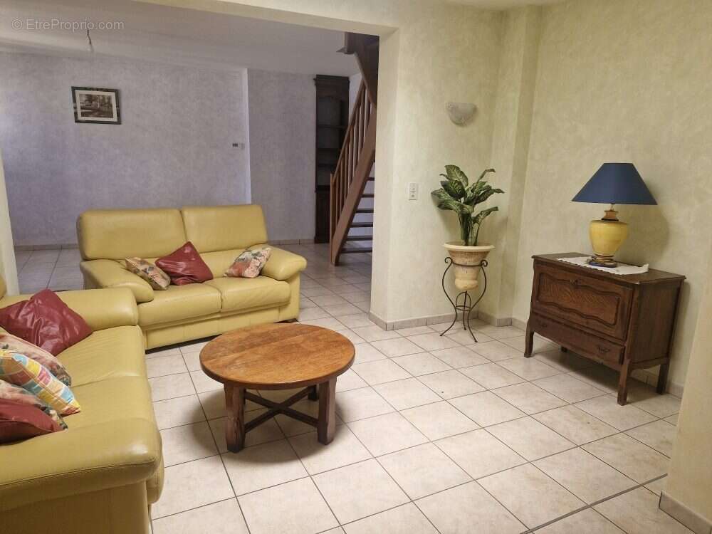 Appartement 187 m² à Saint-Laurent-Sur-Gorre  - photo 7